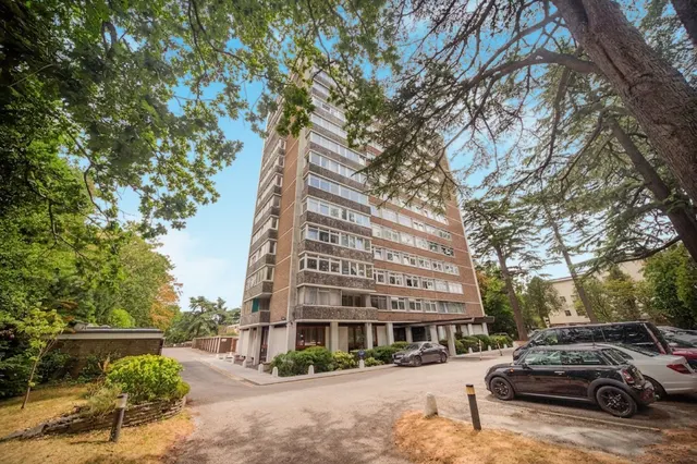 Bassett Avenue, Southampton, SO16, photo 1