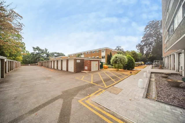 Bassett Avenue, Southampton, SO16, photo 3