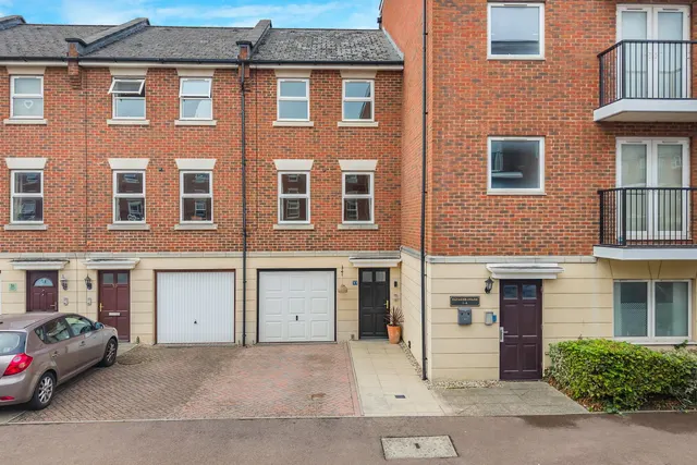 Brookbank Close, Cheltenham, GL50, photo 1