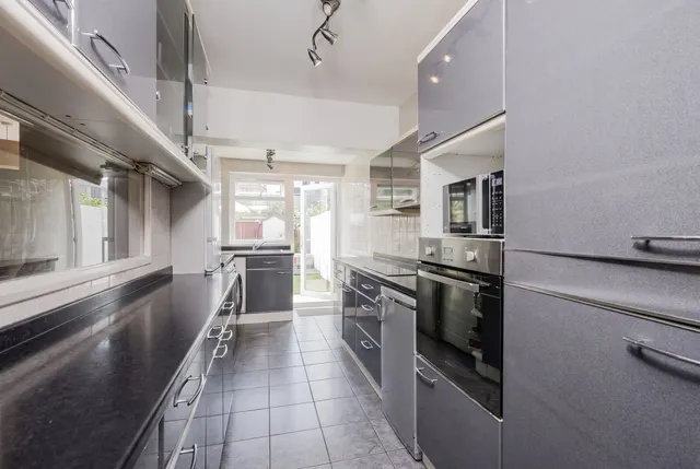Templecombe Way, Morden, SM4, photo 2