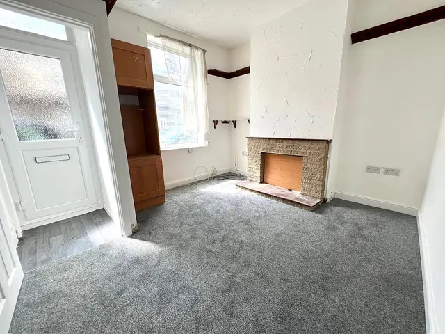 Photo 2 — Donnington Street, Grimsby, DN32
