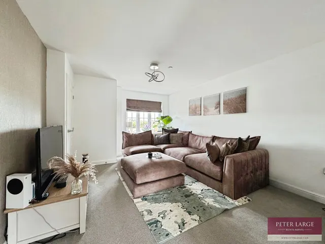 Photo 3 — Dreif Tegeirian, Rhyl, Denbighshire, LL18 4GP