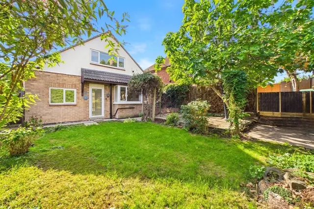 North Park Drive, Kettering, NN16, photo 2