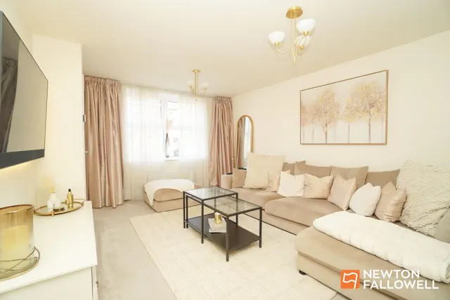 Pankhurst Close, East Leake, LE12, photo 3