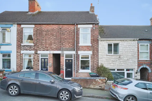 Lansdowne Road, Swadlincote, DE11, photo 1
