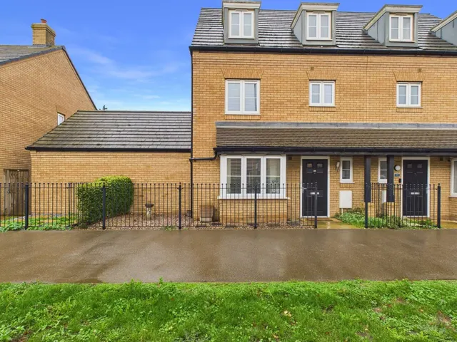 Irthlingborough Road North, Wellingborough, NN8, photo 1