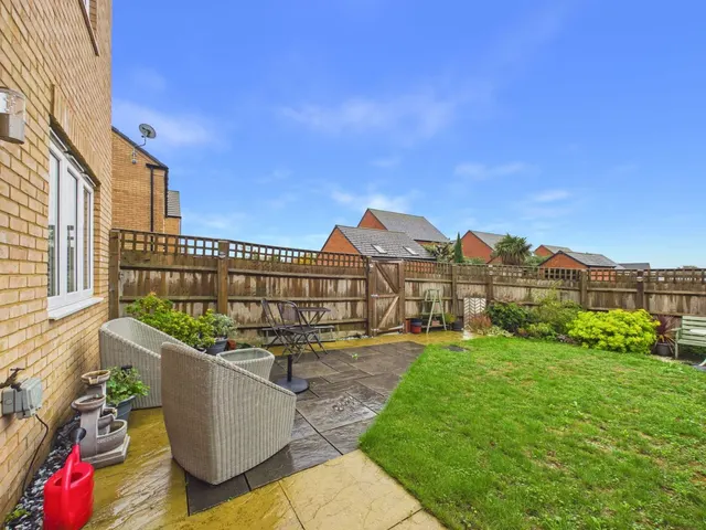 Irthlingborough Road North, Wellingborough, NN8, photo 2