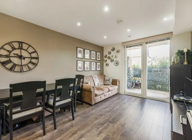 Photo 2 — Garden Road, Richmond, TW9