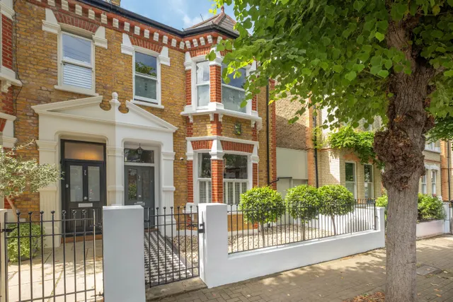 Swanage Road, London, SW18, photo 1