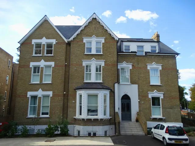Photo 2 — Beckenham, BR3 1FF