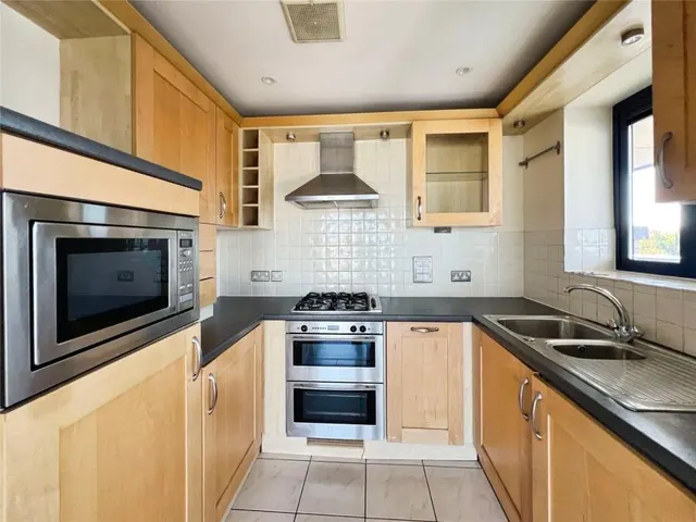 Canute Road, Southampton, SO14, photo 3