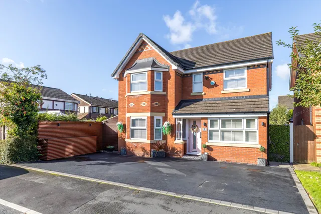 Dunsdale Drive, Ashton-In-Makerfield, WN4, photo 1