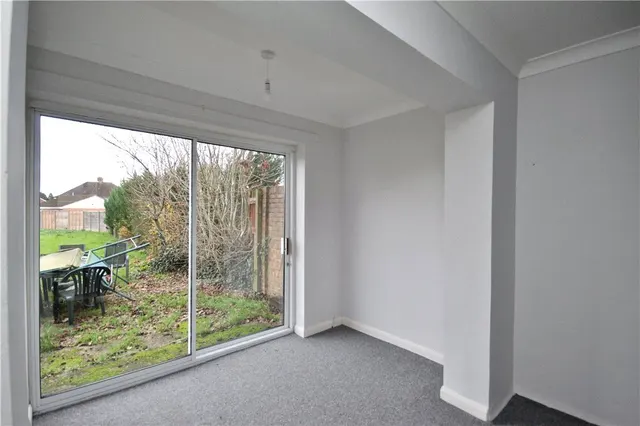 Larch Avenue, Guildford, GU1, photo 3