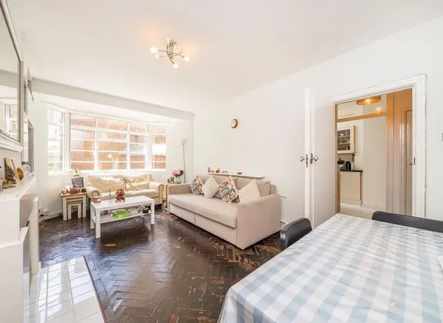 Photo 3 — Barons Court Road, West Kensington, W14