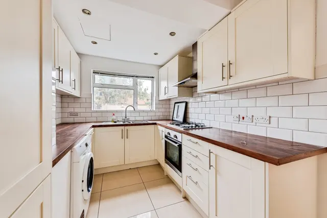 Photo 2 — Maltfield Road, Headington, Oxford, Oxfordshire, OX3