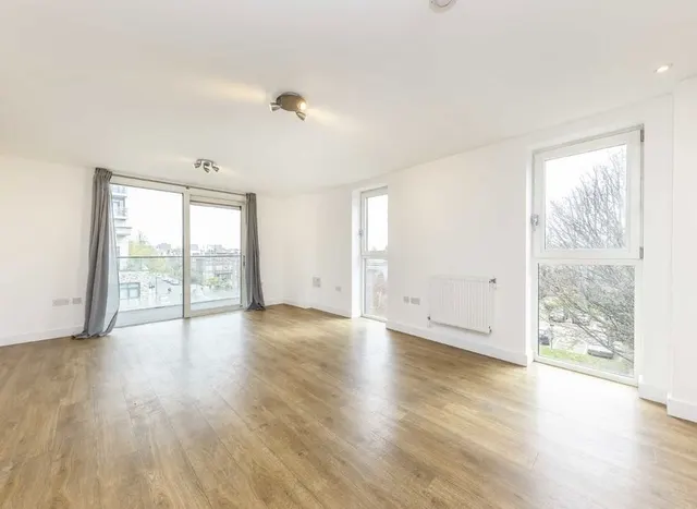 Roseberry Place, Dalston Square, E8, photo 2