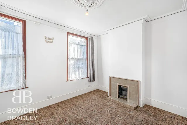 High Road, Leytonstone, E11, photo 2
