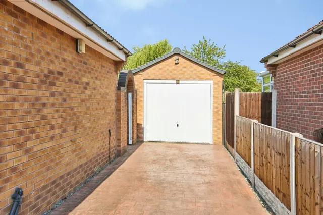 Jennings Way, Burton-On-Trent, DE14, photo 3