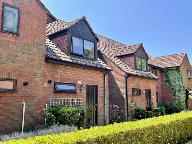Riverslea Mews, Christchurch, BH23, photo 2
