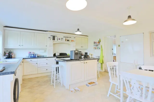 Evesham Road, Broadway, WR12, photo 2