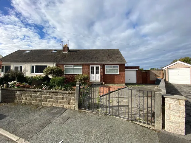Clevelands Avenue, Morecambe, LA3, photo 1