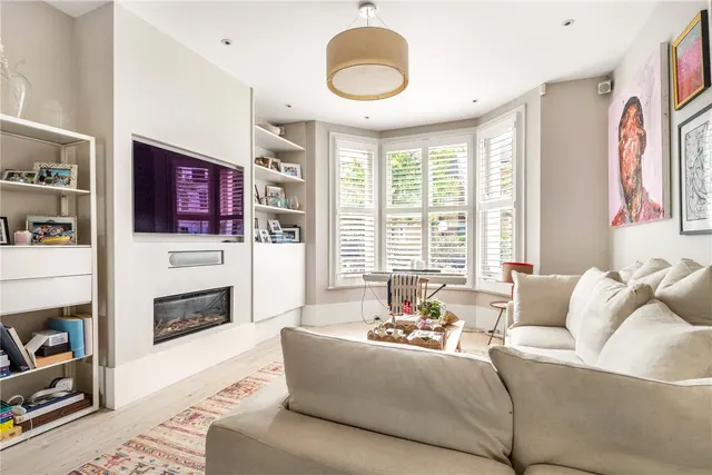 Nottingham Road, London, SW17, photo 3