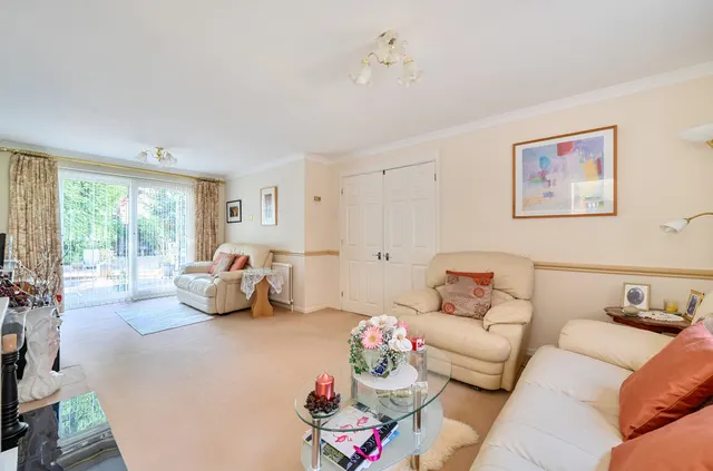 Photo 3 — Kilmartin Gardens, Frimley, Camberley, Surrey, GU16 8XL