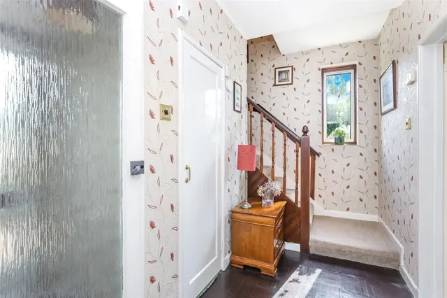 Photo 2 — Graffham Avenue, Giffnock, Glasgow, East Renfrewshire, G46