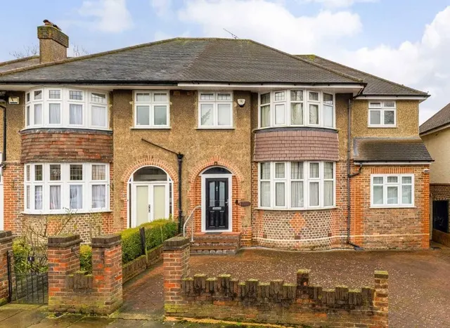 Rutland Gardens, Ealing, W13, photo 1