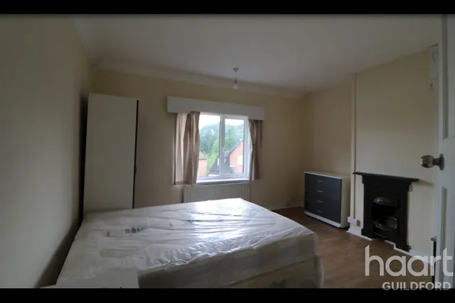 Downing Avenue, GU2, photo 1