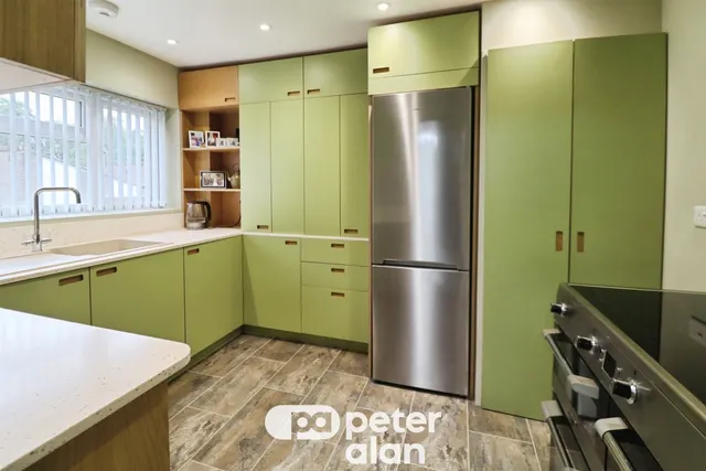 Woodside Court Cardiff, CF14, photo 3
