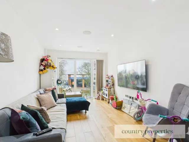 Bridge Road East Welwyn Garden City, AL7, photo 2