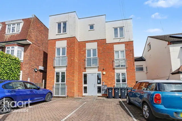 Tomswood Hill, Barkingside, IG6, photo 1