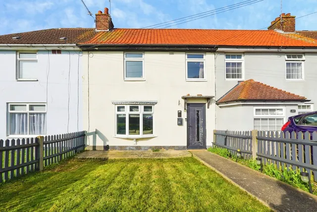 Bell Grove, Aylesham, Kent, CT3, photo 1