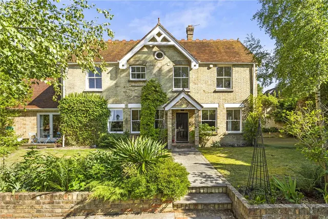 Broadwater Rise, Guildford, Surrey, GU1 2LA, photo 1