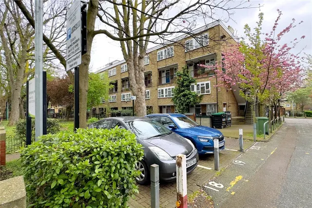 Larchfield House, Highbury Estate, N5, photo 1