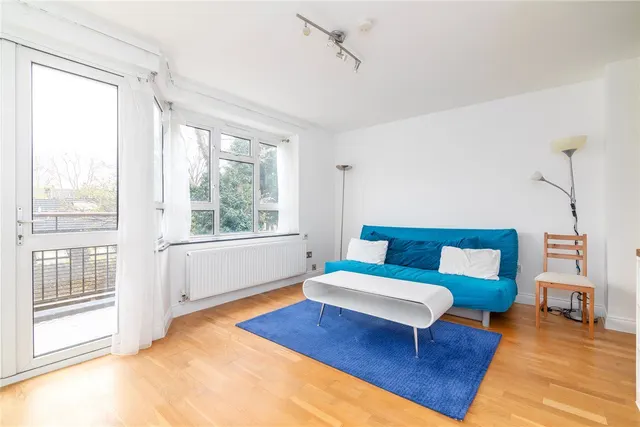 Larchfield House, Highbury Estate, N5, photo 2