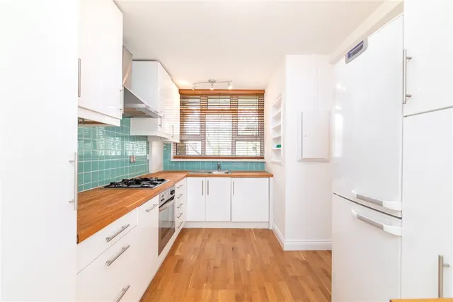 Larchfield House, Highbury Estate, N5, photo 3