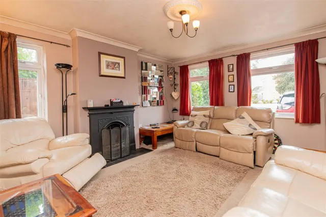 Higham Road, Rushden, photo 3