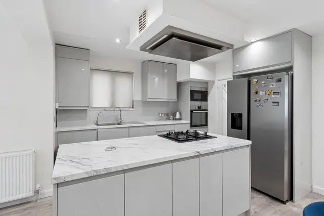 Lincoln Road, Northwood, HA6, photo 2