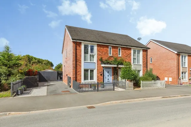 Bailey Avenue, Meon Vale, CV37, photo 1