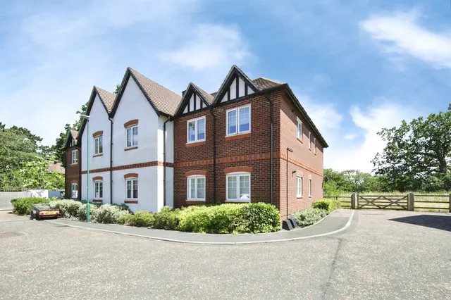 Drovers Close, Balsall Common, CV7, photo 1