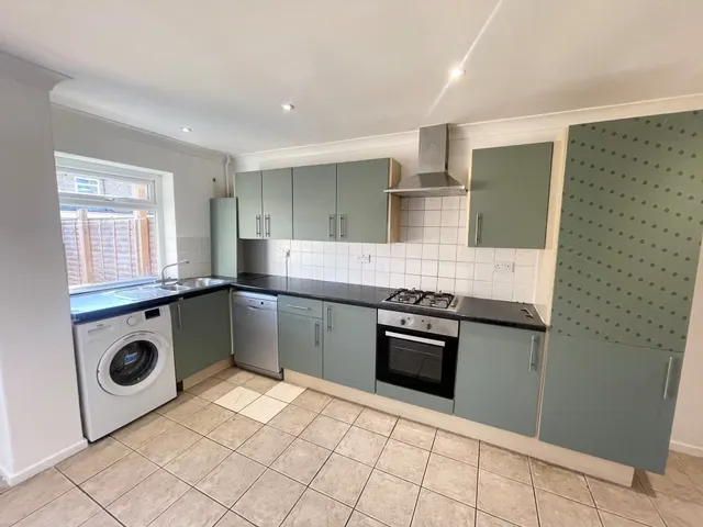 Barton Crescent, Sydenham, CV31, photo 2