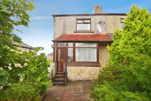 Shipley, Bradford, West Yorkshire, photo 1