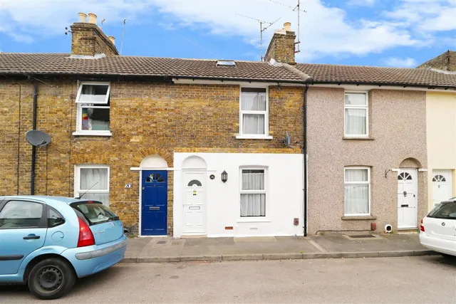 Baker Street, Rochester, photo 1
