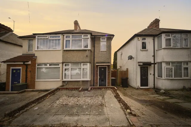 Third Avenue, Luton, LU3, photo 1
