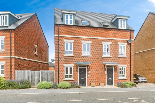 Fetlock Drive, Newbury, RG14, photo 1