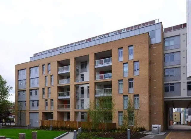 Salton Square, Limehouse, E14, photo 1