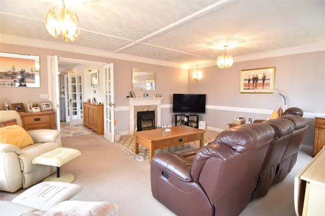 Photo 2 — Doverdale Park Homes, Hampton Lovett, Droitwich, Worcestershire, WR9 0NU