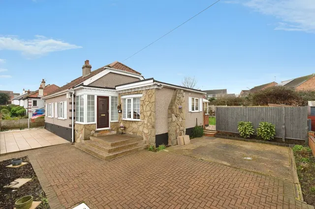 Photo 2 — Rectory Gardens, Basildon, Essex, SS13